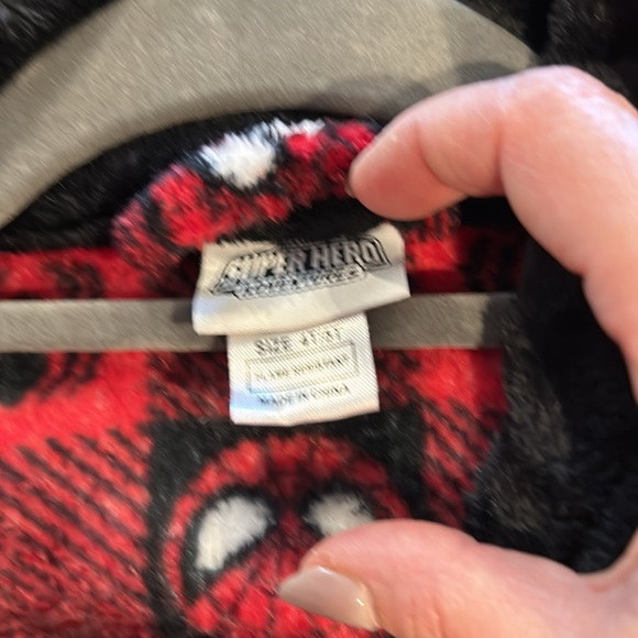 Toddler Spider-Man Bath Robe - Picture 3 of 3